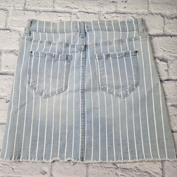 Kensie Jeans Denim Skirt Light Blue Pinstripe size 6/28 Miniskirt Distressed - Picture 9 of 12